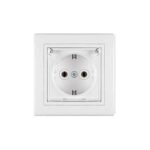 Utičnica dvopolna s poklopcem Prestige