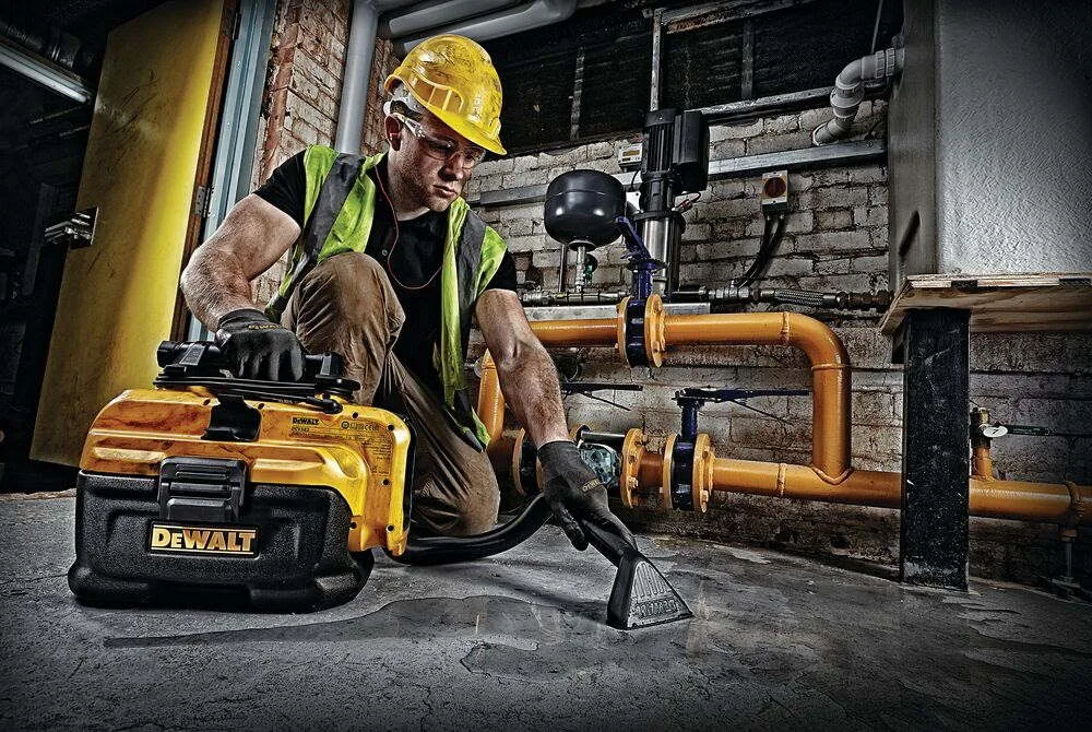 Dewalt DCV584L QW mokro suhi usisavac 18V 220V 3