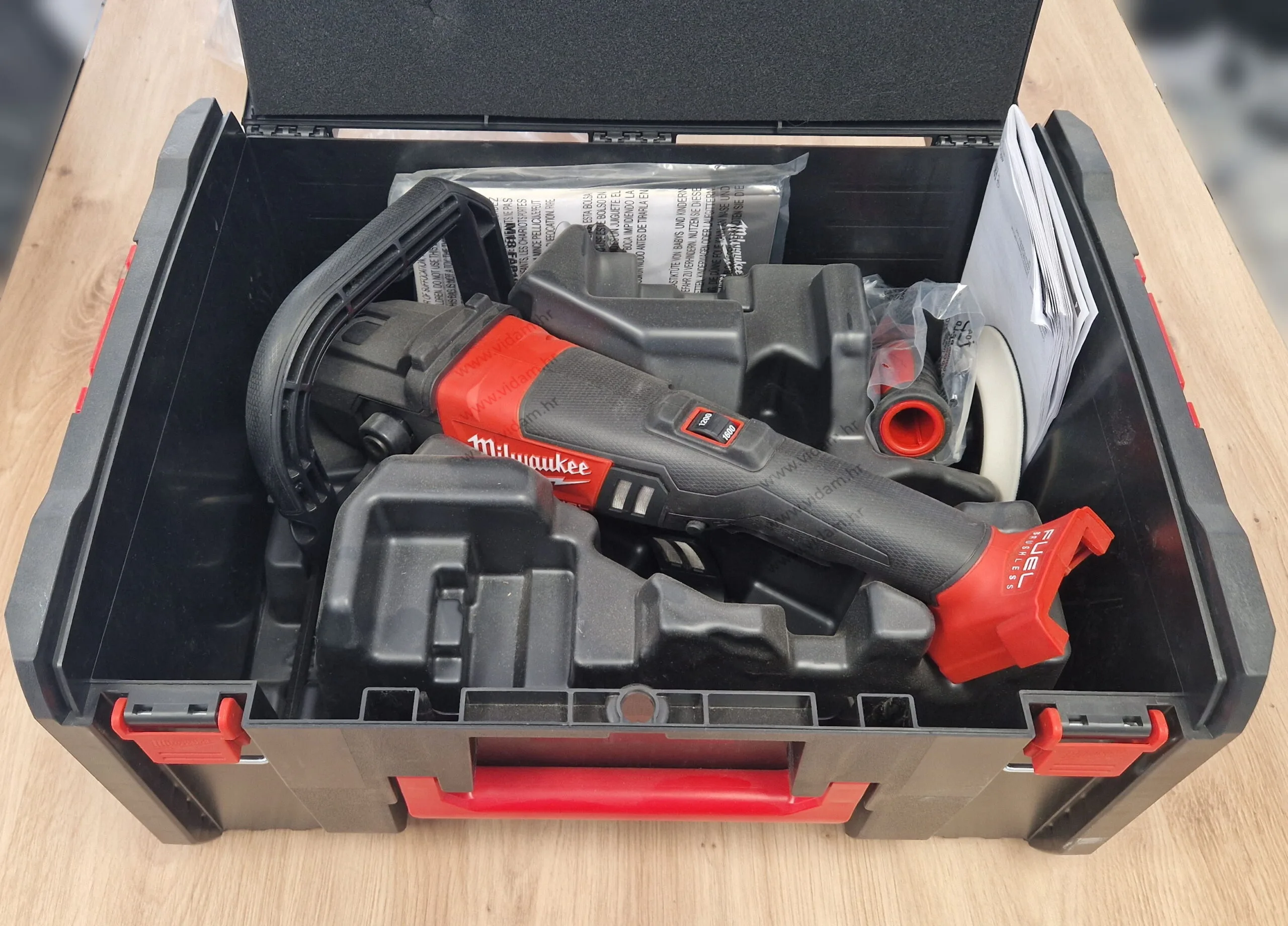 Milwaukee polirka M18 FAP180 0X 33 scaled
