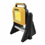 Akumulatorski LED reflektor 30W s teleskopskim stalkom 3000 lm