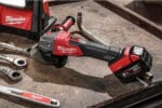 Milwaukee M18 FPP4E 555T FUEL Power Pack 4 akumulatorska alata 3 baterije PACKOUT kolica 4933492530 2